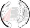 FORD 7055297 Brake Shoe Set